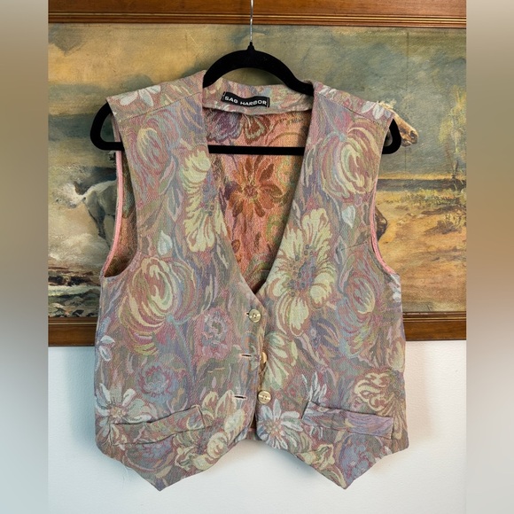Sag Harbor Tops - Vintage Sag Harbor 80s floral vest - no tags - fits like a small -pit to pit 16”